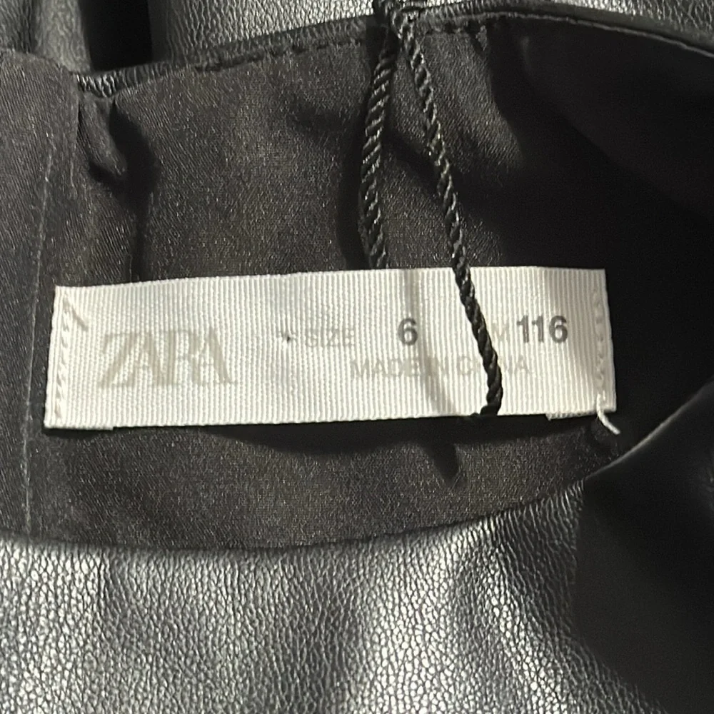 ZARA Faux Leather Black Dress Zara Fall Winter Size 6 Girl Sleeveless‎ Pockets